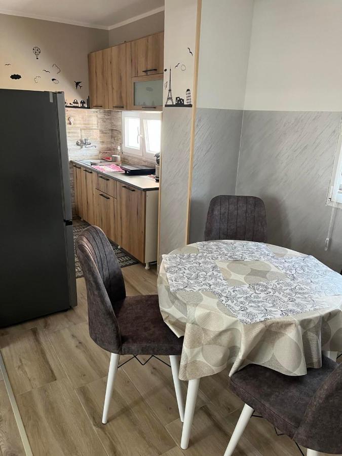 Apartman Petrov Donji Milanovac Exterior photo